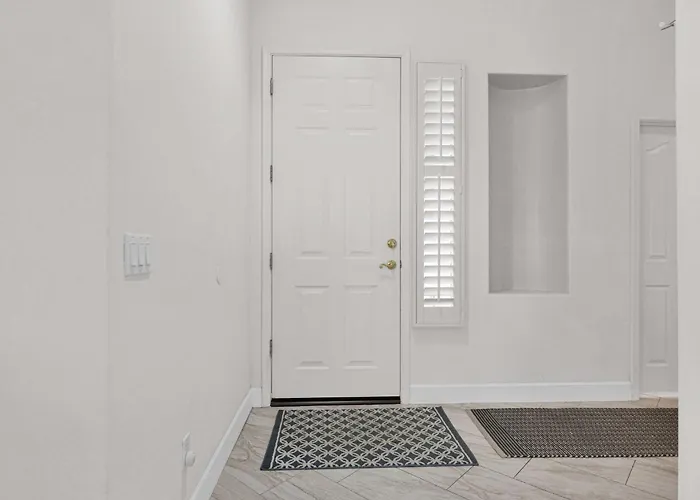 Privacy, Pickleball, Club House, Hiking, Mountains