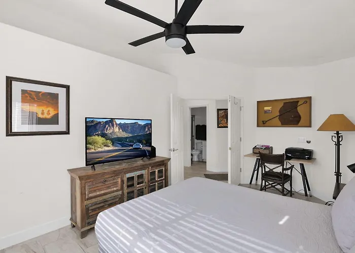 Privacy, Pickleball, Club House, Hiking, Mountains Ferienhaus *