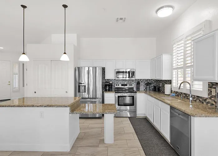 Privacy, Pickleball, Club House, Hiking, Mountains *